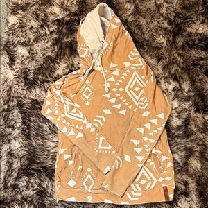 AMPERSAND AVE Tan and White Geometric Aztec Hoodie